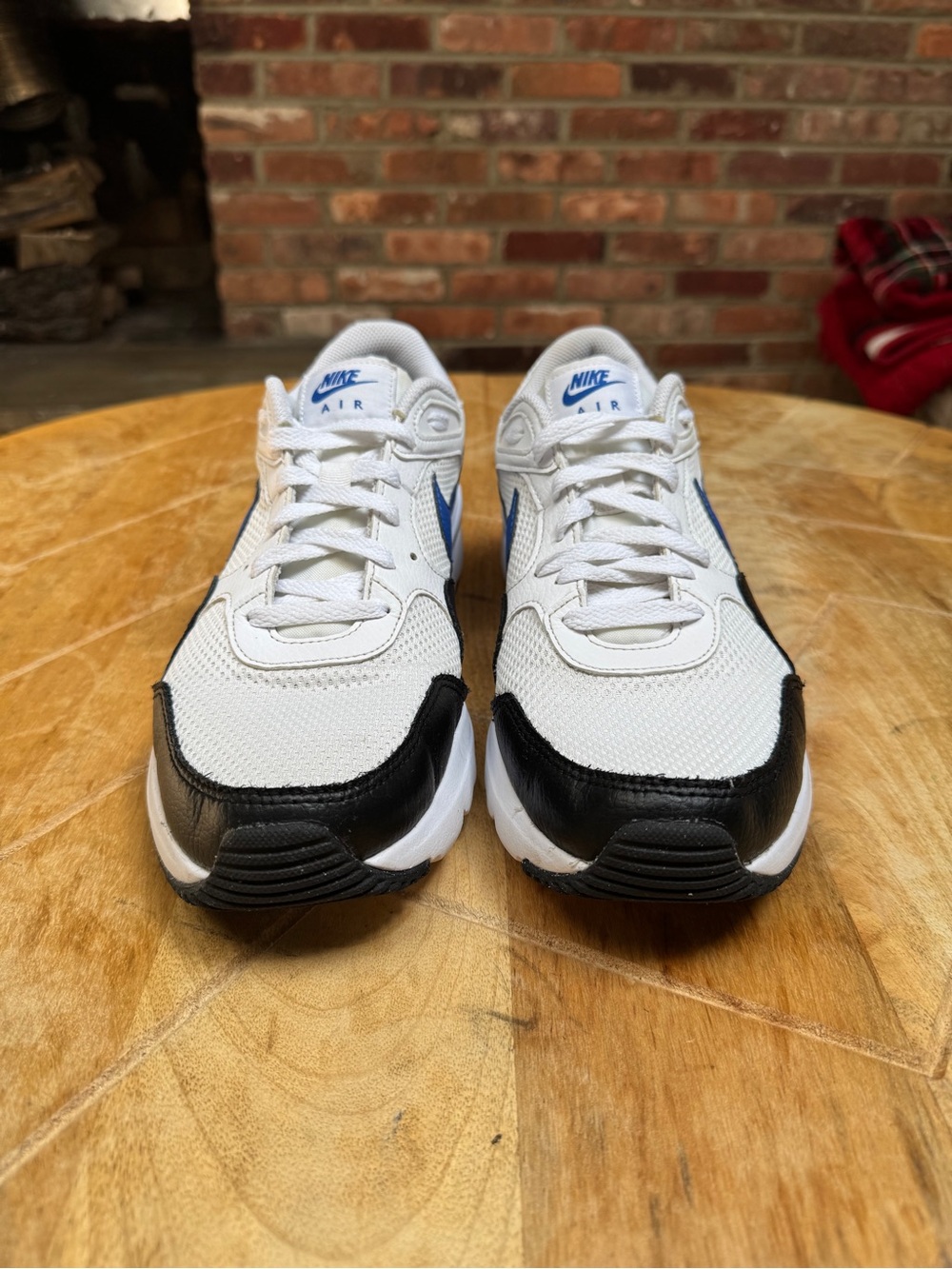 Nike Men’s Air Max SC White and Black Sneakers with Blue Swoosh - Picture 4 of 9